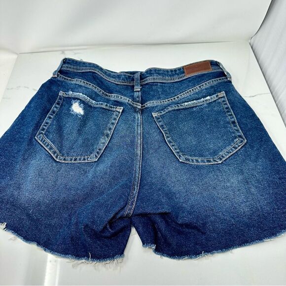 Hollister Curvy Ultra High-rise Mom Shorts- Size 9 - Picture 6 of 13